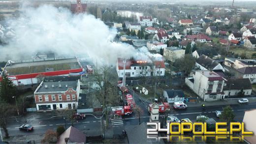 Płonie budynek na ulicy Jagiellonów w Opolu. Ewakuowano mieszkańców