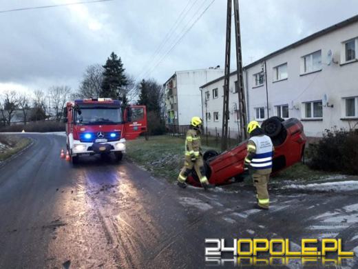Dachowanie pod Byczyną. Ranna kobieta w ciąży i 7-letnie dziecko