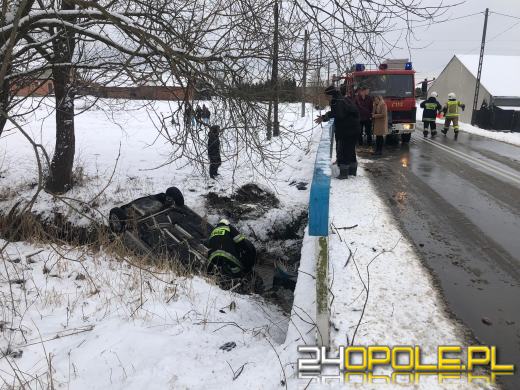 Stracił panowanie nad pojazdem i wylądował na dachu w rzece Libawa