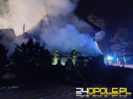 Pożar budynku w gminie Chrząstowice. Jedna osoba została poszkodowana