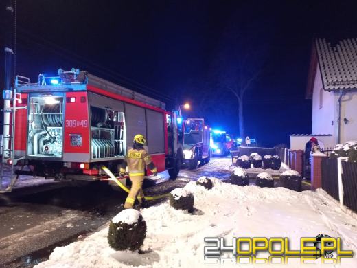 Pożar budynku w gminie Chrząstowice. Jedna osoba została poszkodowana