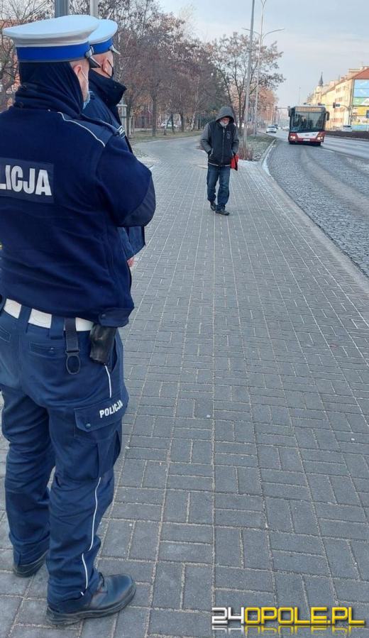 Policjanci apelują o przestrzeganie przepisów sanitarnych. Sytuacja jest poważna!