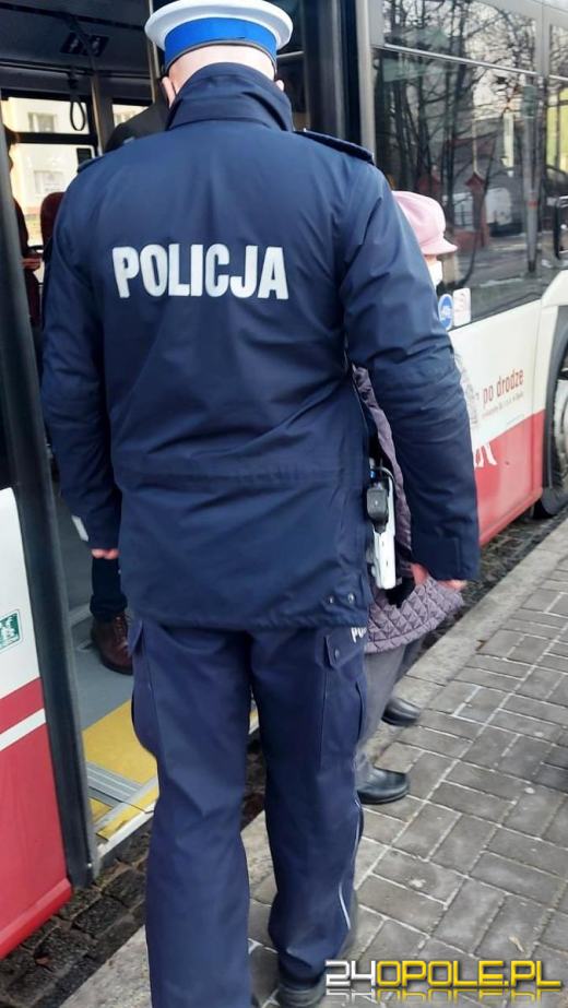 Policjanci apelują o przestrzeganie przepisów sanitarnych. Sytuacja jest poważna!