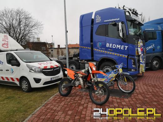 30 mustangów na 30-lecie. Moto Orkiestra "gra" pod Stegu Arena