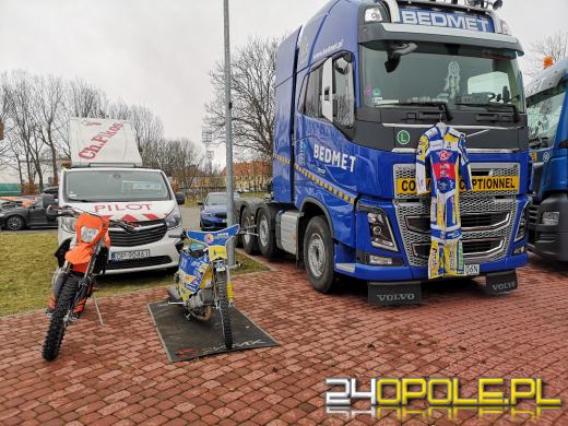 30 mustangów na 30-lecie. Moto Orkiestra "gra" pod Stegu Arena