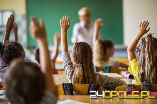 Nauczyciele chcą pieniędzy za pandemię