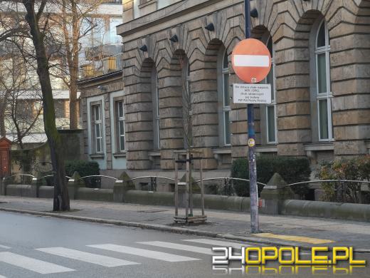 Kierowcy nadal mają problem z jazdą ulicą Damrota