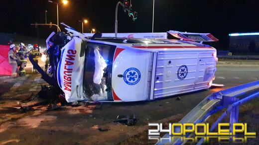 Zderzenie karetki z wozem operacyjnym PSP