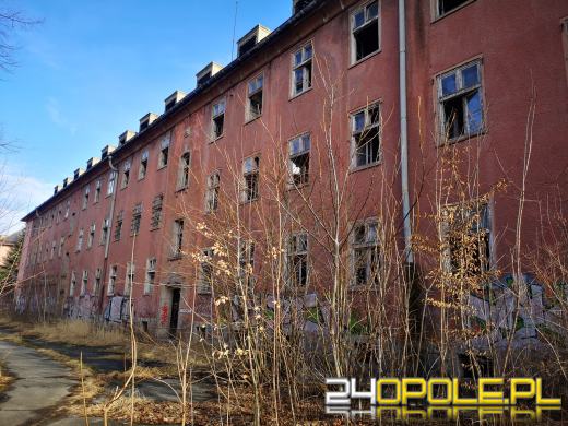 Budynki dawnych koszar niszczeją od 20 lat
