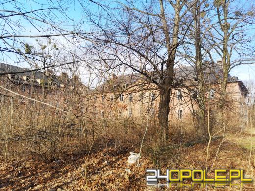 Budynki dawnych koszar niszczeją od 20 lat