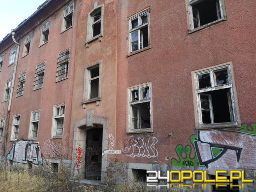 Budynki dawnych koszar niszczeją od 20 lat