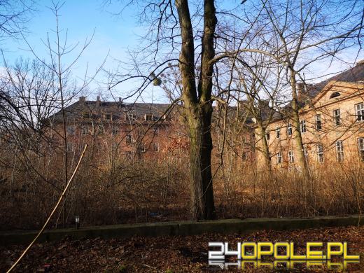 Budynki dawnych koszar niszczeją od 20 lat