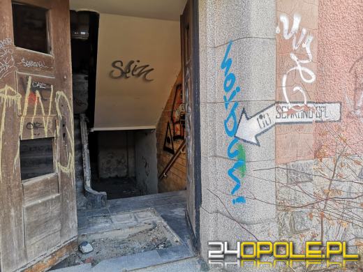 Budynki dawnych koszar niszczeją od 20 lat