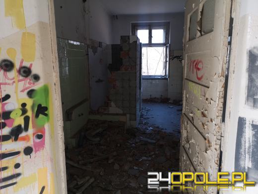 Budynki dawnych koszar niszczeją od 20 lat