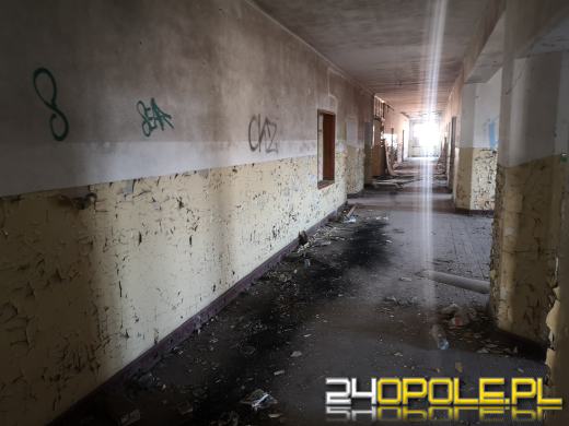 Budynki dawnych koszar niszczeją od 20 lat