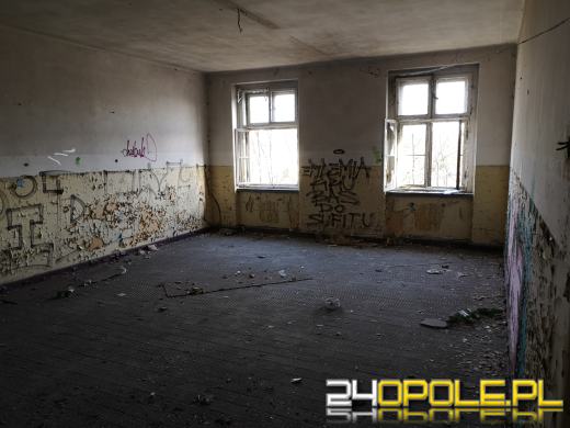 Budynki dawnych koszar niszczeją od 20 lat
