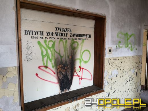 Budynki dawnych koszar niszczeją od 20 lat