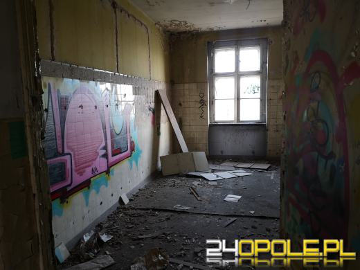 Budynki dawnych koszar niszczeją od 20 lat