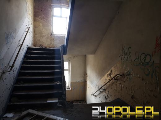 Budynki dawnych koszar niszczeją od 20 lat