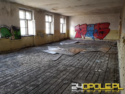 Budynki dawnych koszar niszczeją od 20 lat