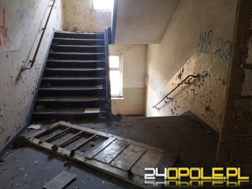 Budynki dawnych koszar niszczeją od 20 lat
