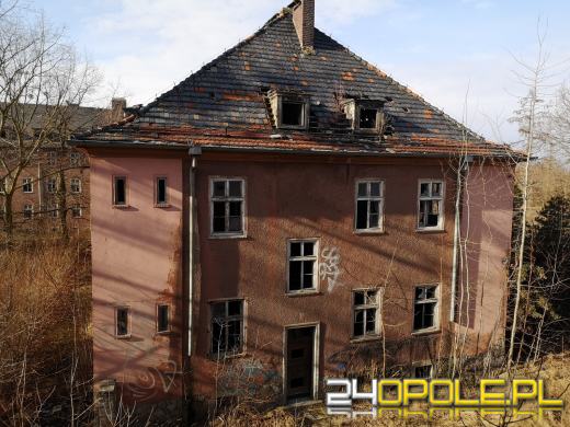 Budynki dawnych koszar niszczeją od 20 lat