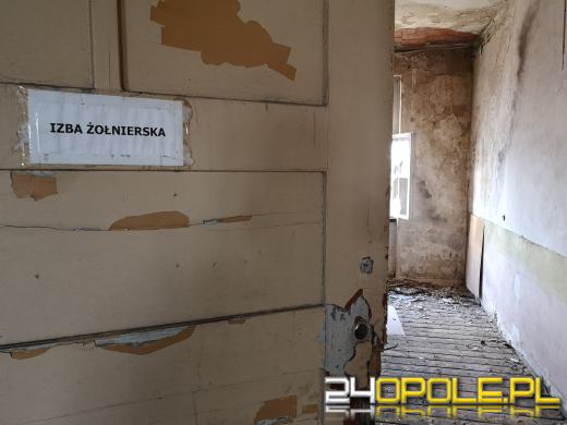 Budynki dawnych koszar niszczeją od 20 lat