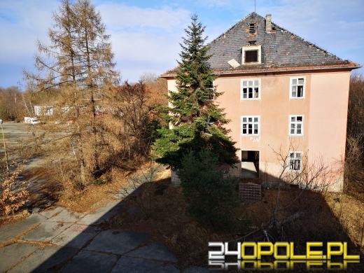 Budynki dawnych koszar niszczeją od 20 lat