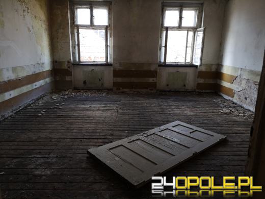 Budynki dawnych koszar niszczeją od 20 lat