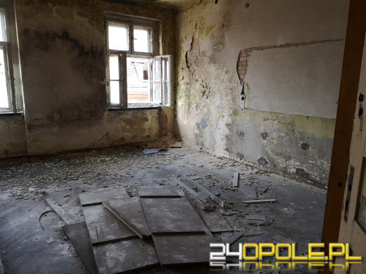 Budynki dawnych koszar niszczeją od 20 lat
