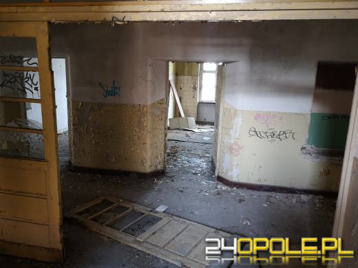 Budynki dawnych koszar niszczeją od 20 lat