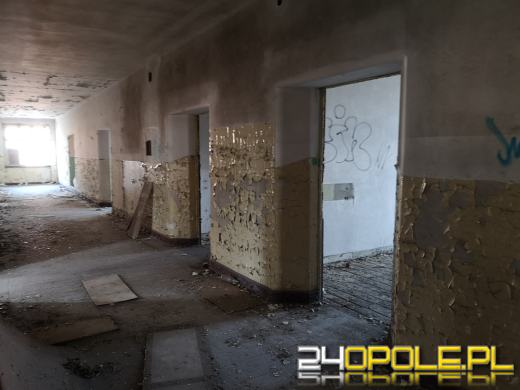Budynki dawnych koszar niszczeją od 20 lat