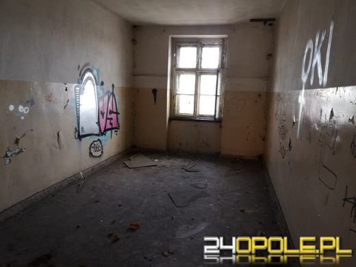 Budynki dawnych koszar niszczeją od 20 lat