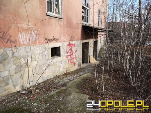 Budynki dawnych koszar niszczeją od 20 lat