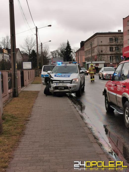 Ozimek: Kolizja samochodu osobowego z radiowozem