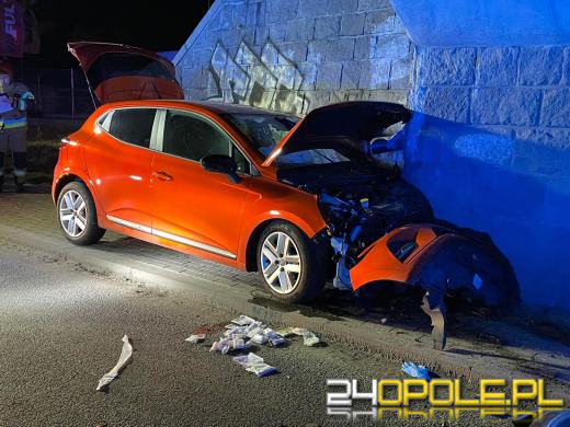 Pijana 27-latka rozbiła auto na Luboszyckiej