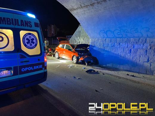 Pijana 27-latka rozbiła auto na Luboszyckiej
