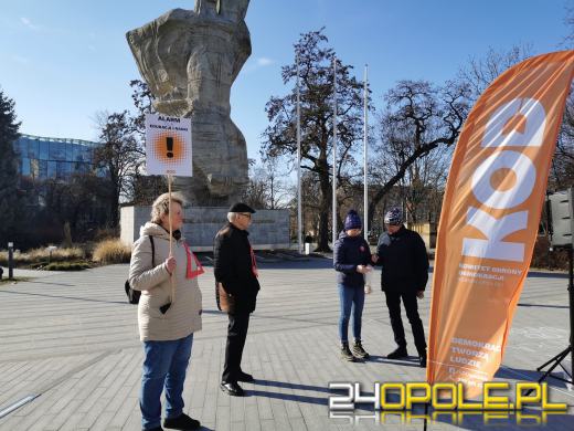Opolanie protestowali przeciwko Lex Czarnek