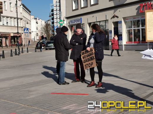 Opolanie protestowali przeciwko Lex Czarnek