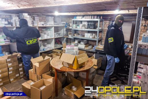 Gigantyczne ilości podrobionych i przemyconych leków przejęte przez CBŚP