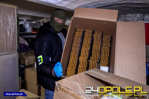 Gigantyczne ilości podrobionych i przemyconych leków przejęte przez CBŚP