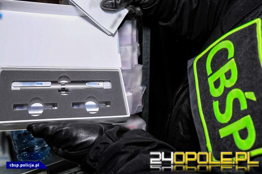 Gigantyczne ilości podrobionych i przemyconych leków przejęte przez CBŚP