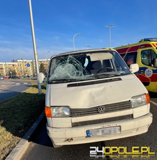 78-latek kierujący busem potrącił rowerzystę na przejeździe pieszo-rowerowym