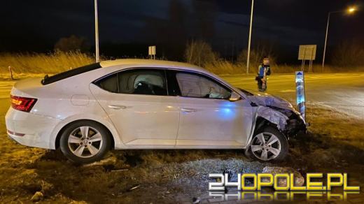 Zderzenie pojazdów na obwodnicy Opola. Poszkodowana kobieta trafiła do szpitala