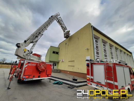 Sobota: ponad 140 interwencji straży. Wiatr nadal daje się we znaki