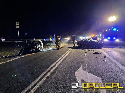 Wypadek w Schodni. Jedna osoba zakleszczona w pojeździe