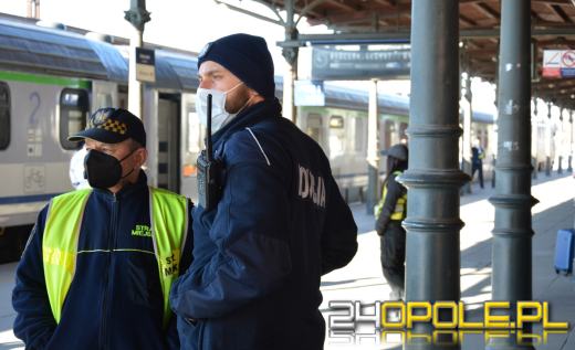 Opolscy policjanci z pomocą dla uchodźców