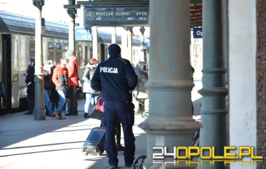 Opolscy policjanci z pomocą dla uchodźców