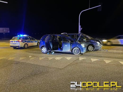 Zderzenie pojazdów we Wrzoskach. Sprawca kolizji ukarany mandatem 1500 zł