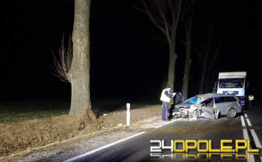 Wypadek na DK42 w powiecie oleskim. Kierowca ciężko ranny